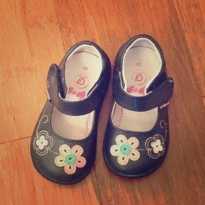 Pediped Toddler Shoe Sz5 (like new)
